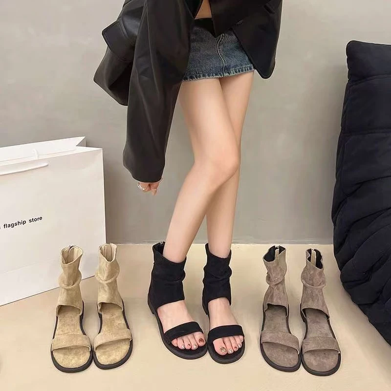 达芺妮 【牛皮】平底小众设计罗马凉鞋夏季新款一字带后拉链凉靴