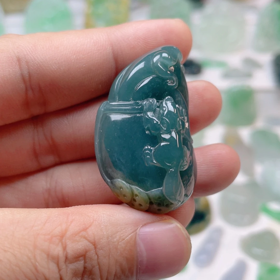 翡翠颈饰未镶嵌福袋