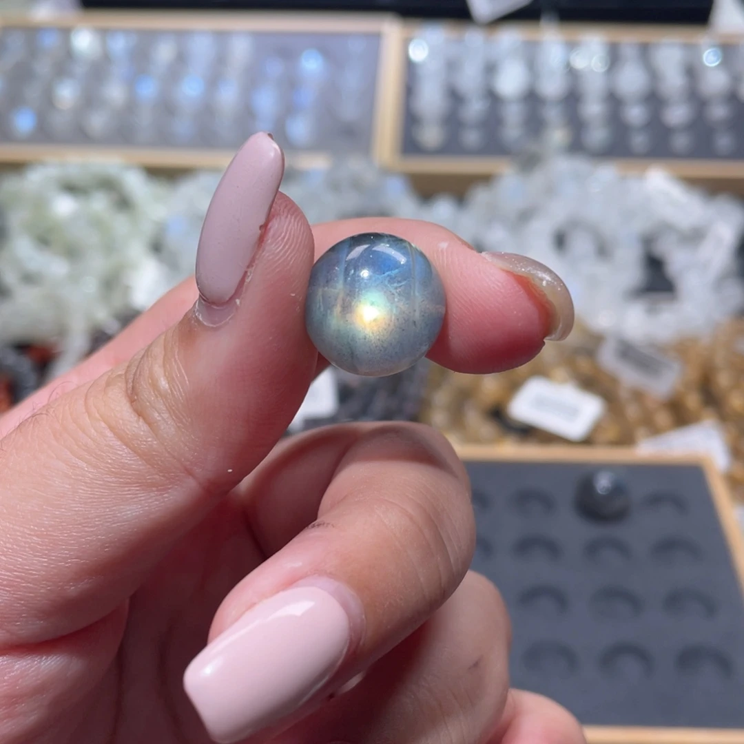 葡***果长石裸石灰月光单珠15.4mm