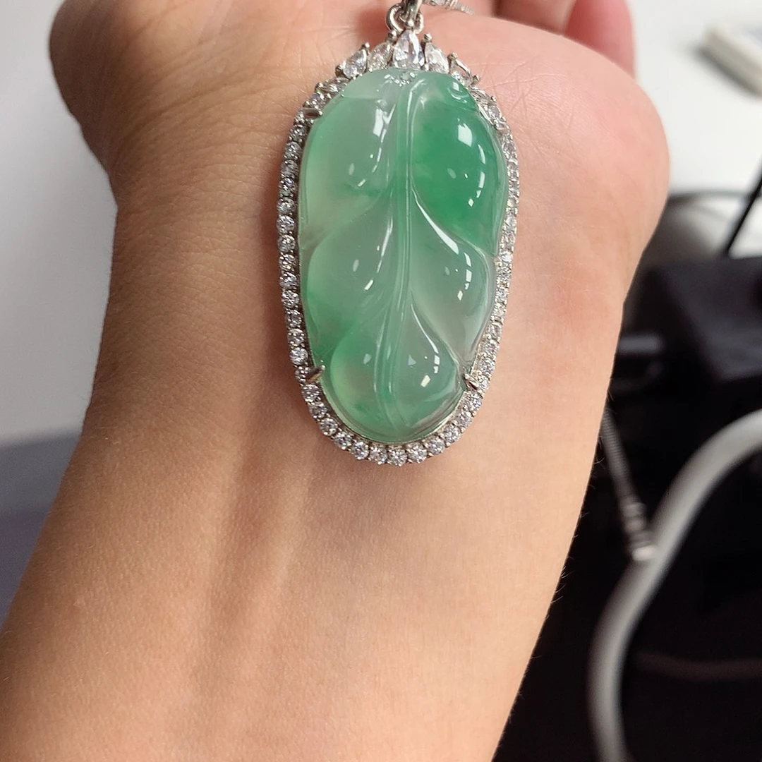 石英质玉（非洲翠）吊坠银S925镶嵌