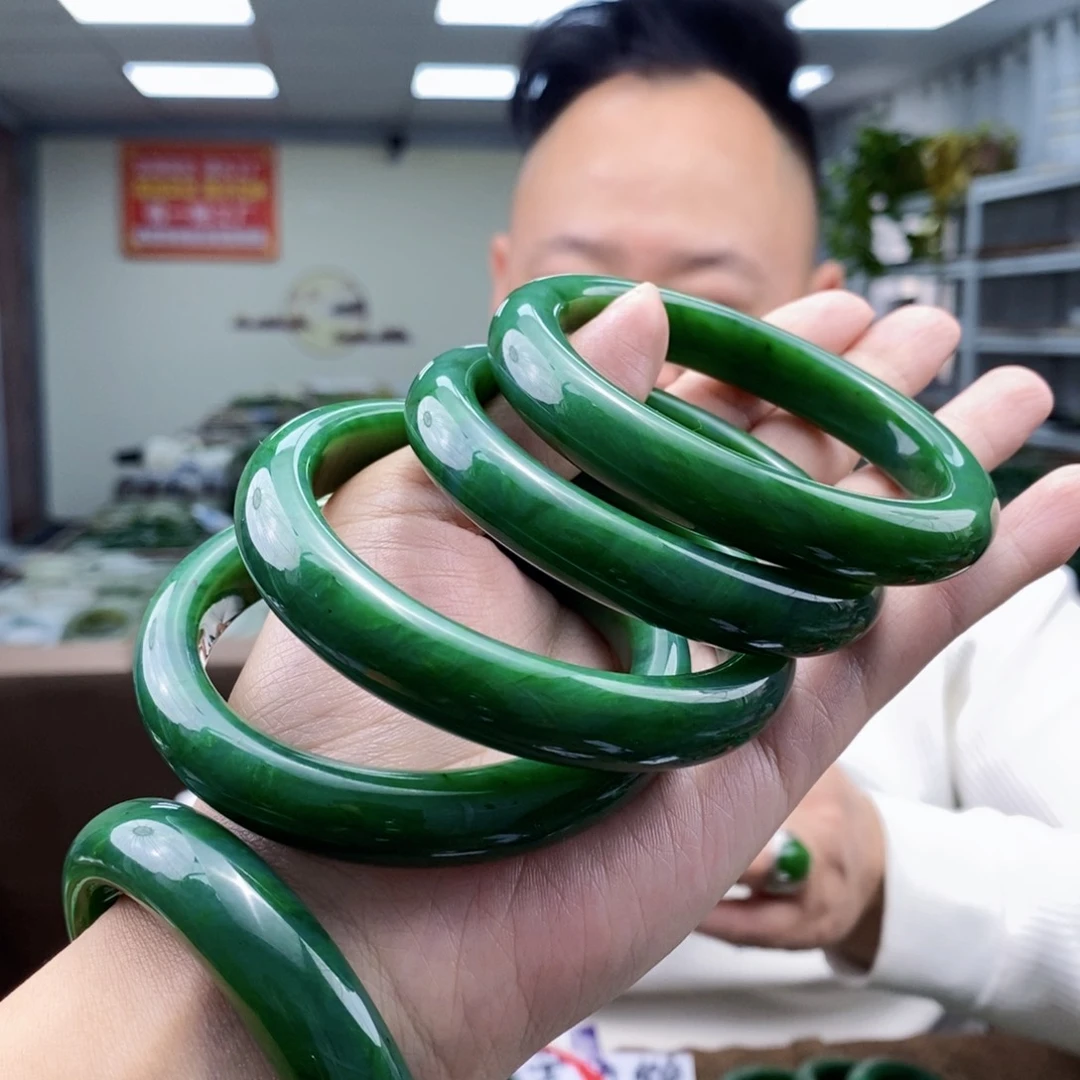 和田玉手镯未镶嵌多样性发货 拍一发一