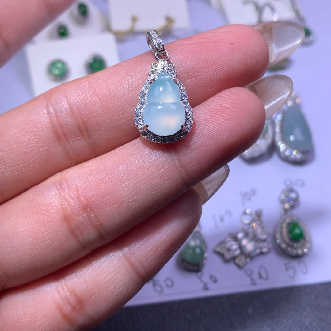 翡翠银S925镶嵌颈饰葫芦