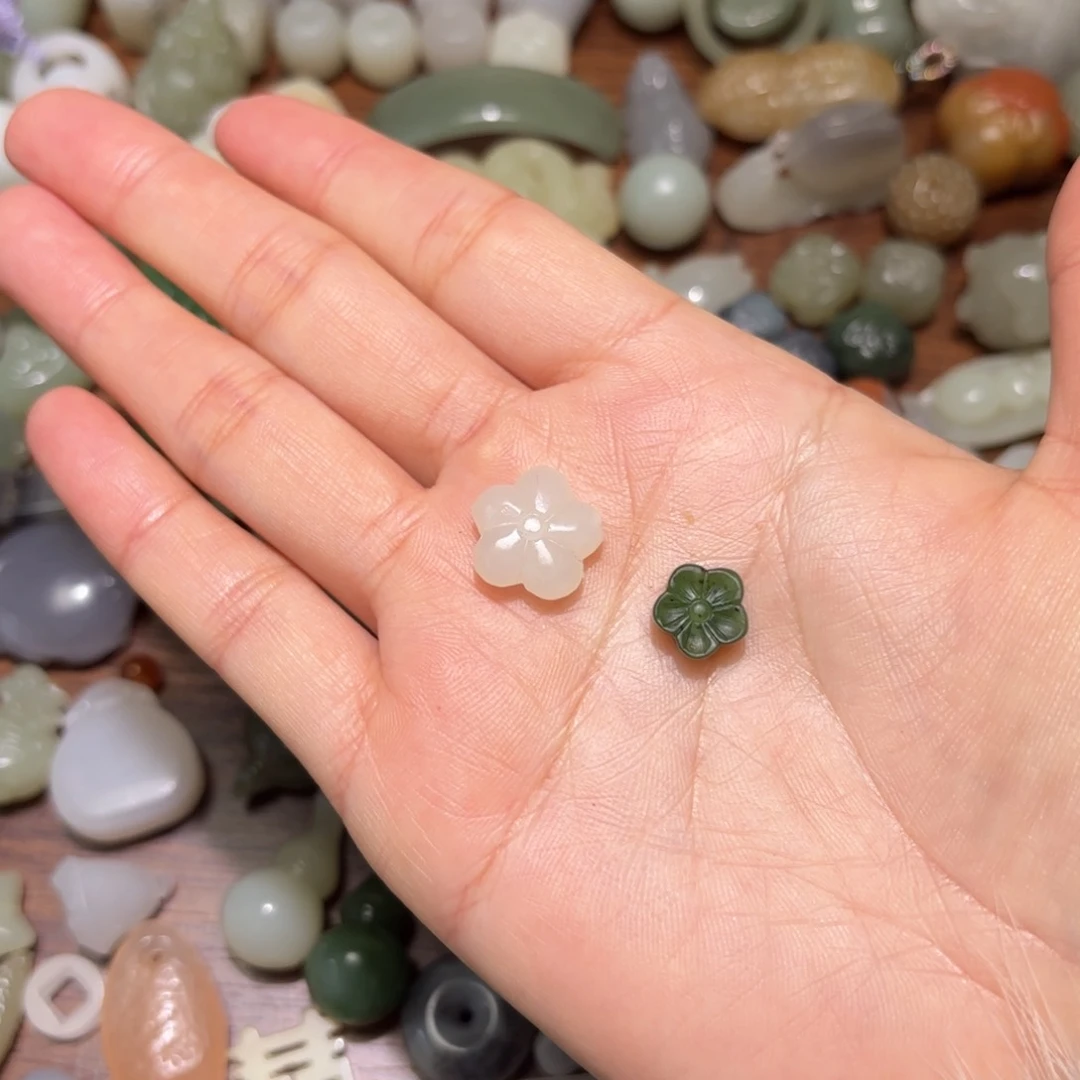 和田玉珠宝半成品未镶嵌妮*