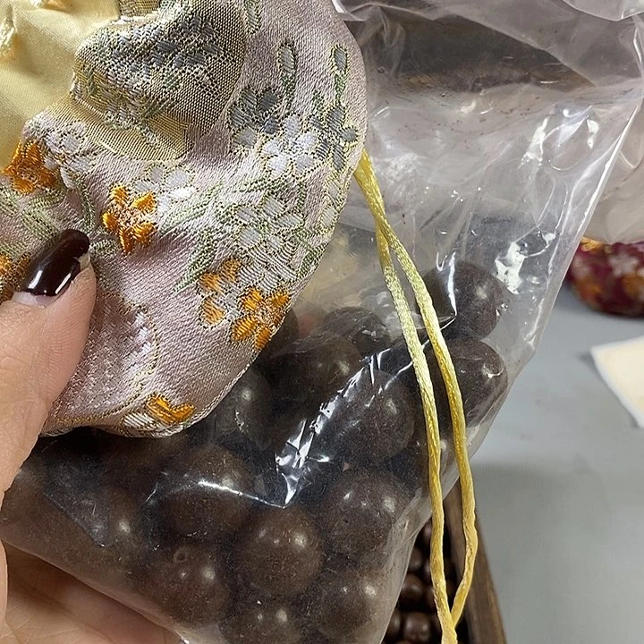 泥塑鸣****）瑕疵苏合1.8香包50克