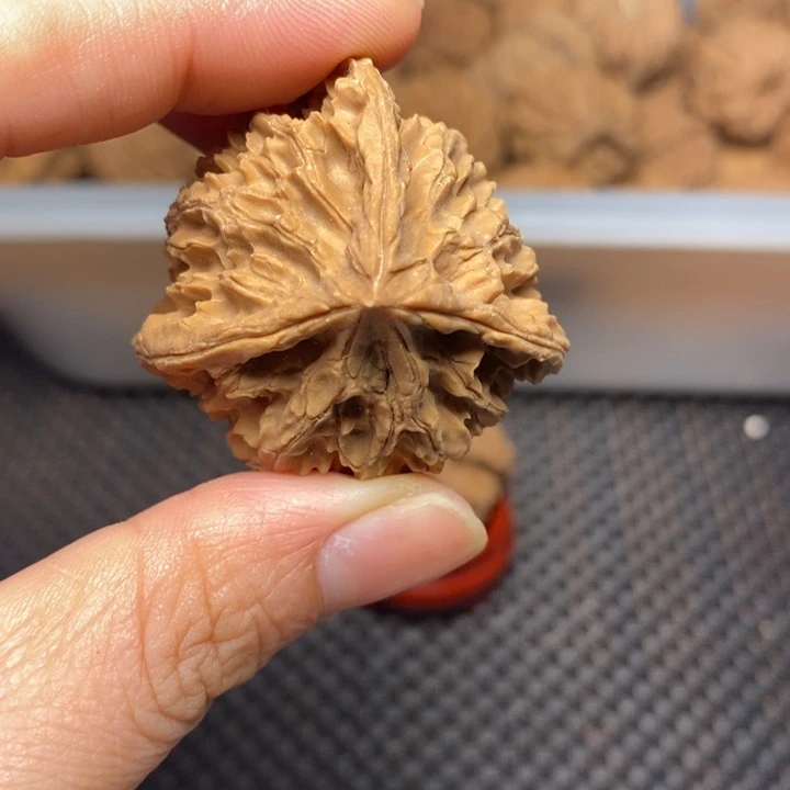 挪***林吊坠文玩核桃文玩核桃异形单只