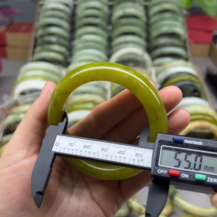 蛇纹石玉未镶嵌手镯59