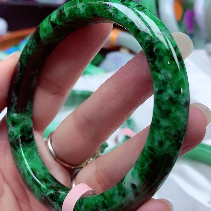 翡翠未镶嵌手镯翡翠