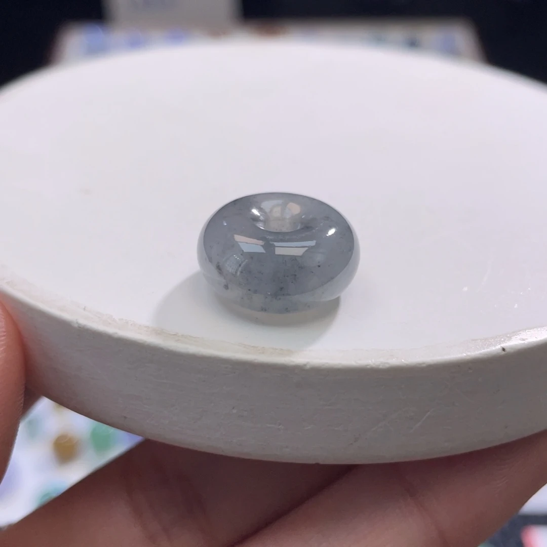 散珠翡翠特色乌鸡肥扣卡16.3-7.8mm