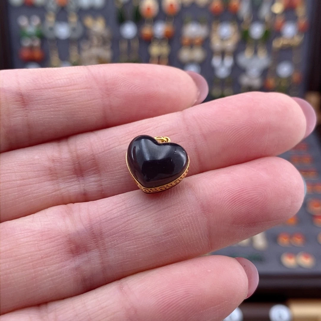 颈饰18K金镶嵌和田玉