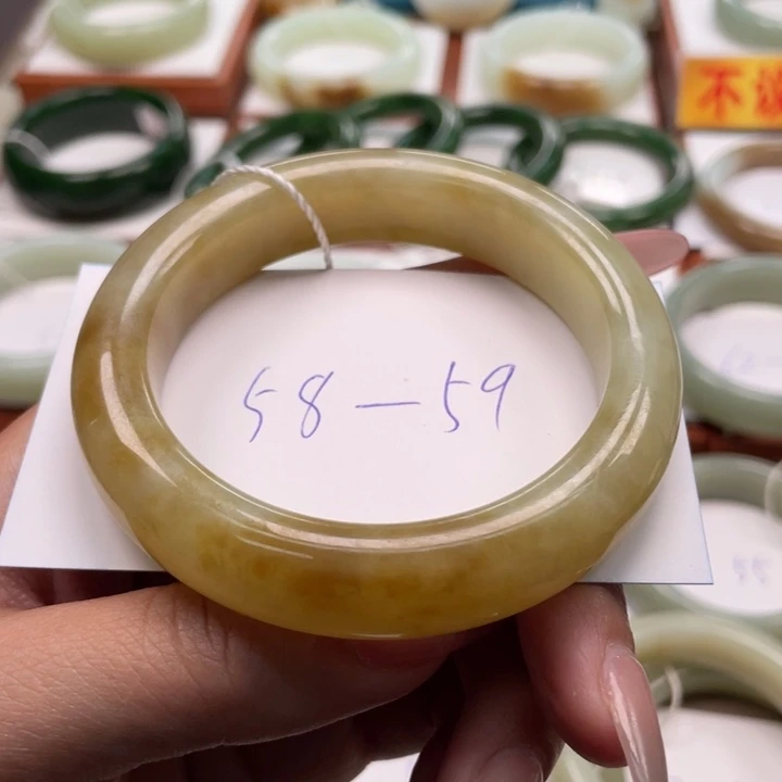 未镶嵌手镯和田玉泡*