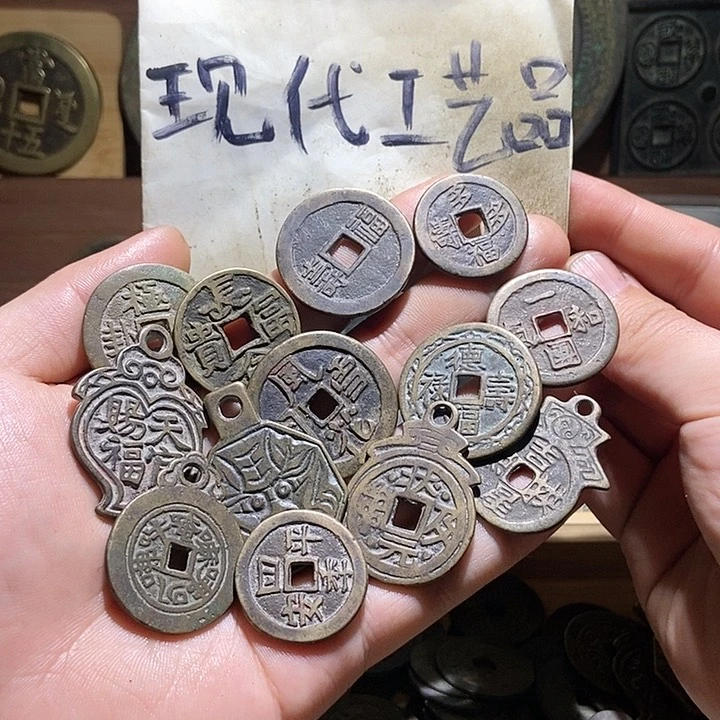 铜路****索现代翻砂制作工艺品