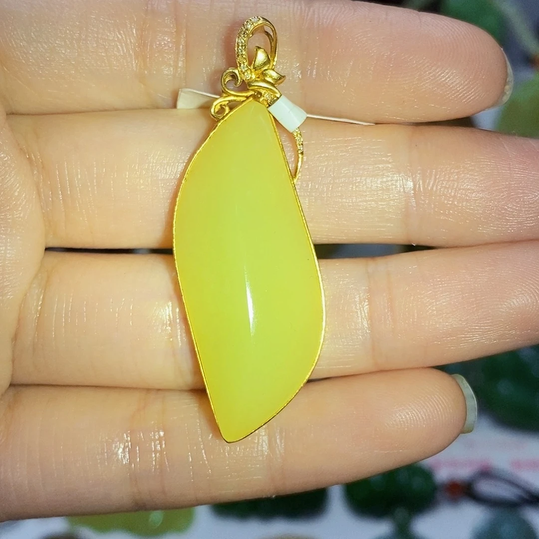 和田玉18K金镶嵌颈饰