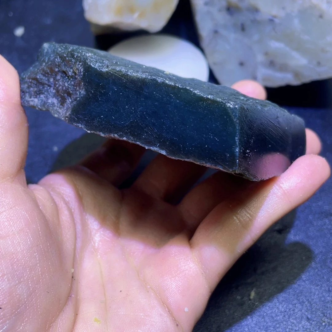 和田玉未镶嵌珠宝半成品