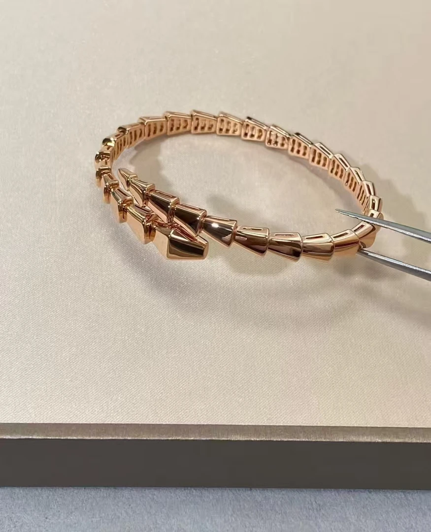 蛇头设计时尚轻奢百搭手镯