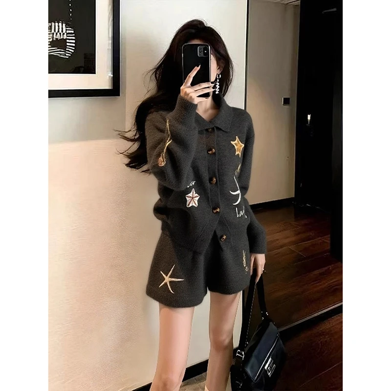 慵懒风休闲灰色针织套装初冬小个子穿搭女2025新款上衣裤子两件套