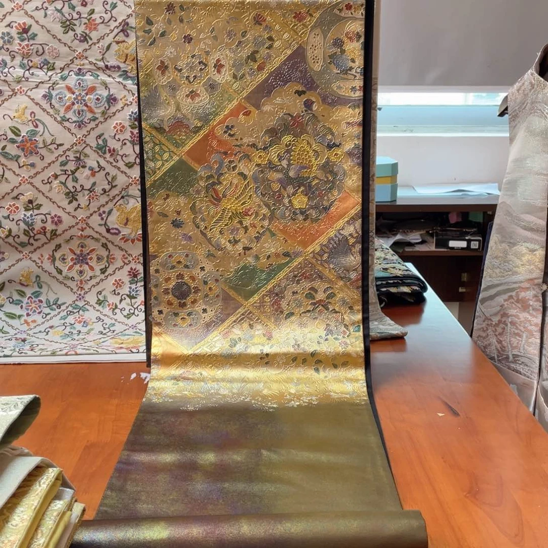 织绣金石荟加螺钿