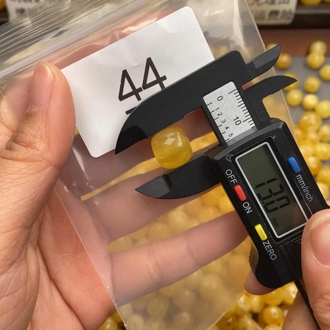 蜜蜡珠宝奇石未镶嵌