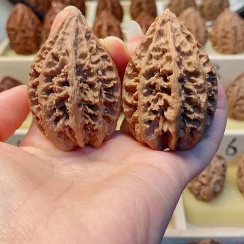 桃核把件东北秋子32