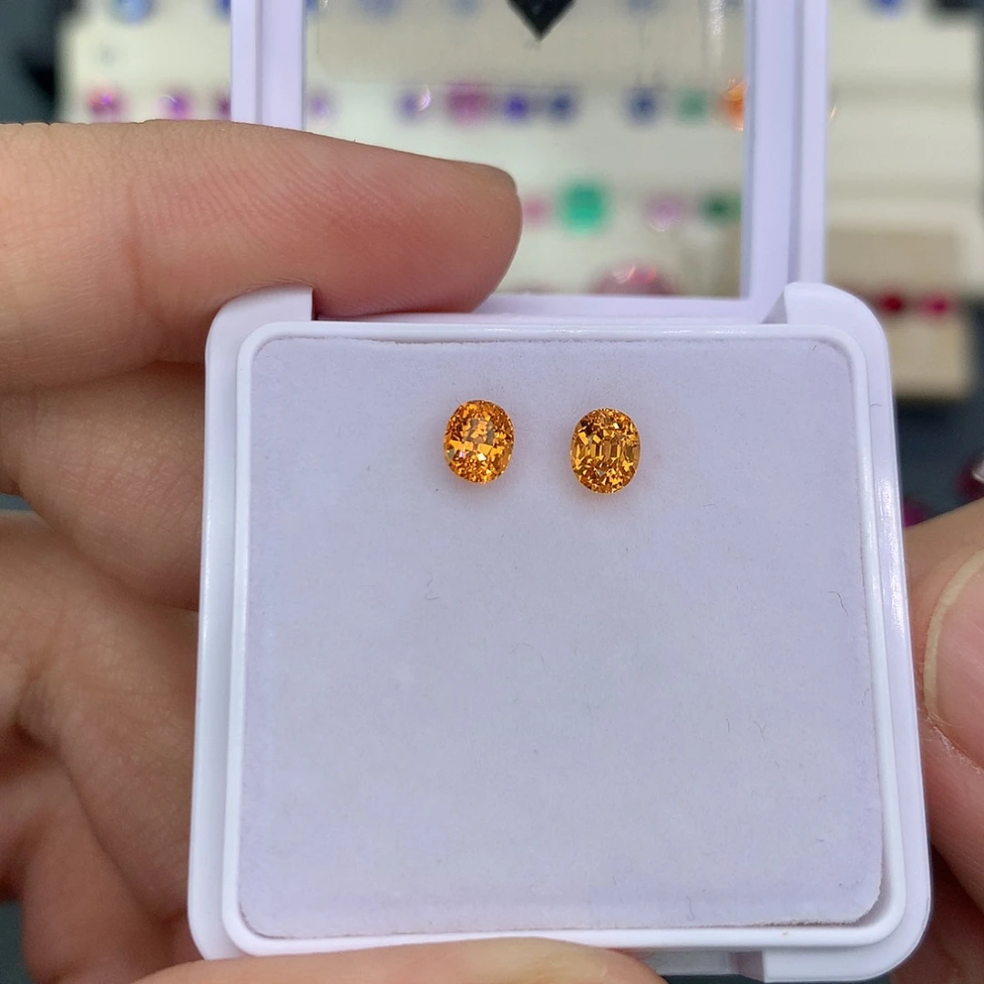 石榴石（芬达石）未镶嵌裸石1.2克拉一对