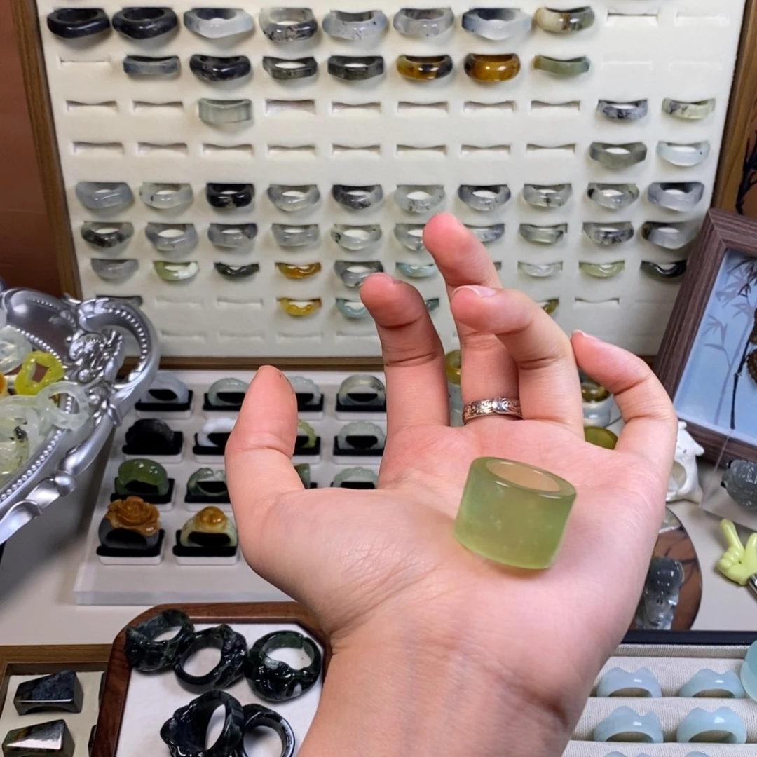 S***x蛇纹石玉未镶嵌戒指