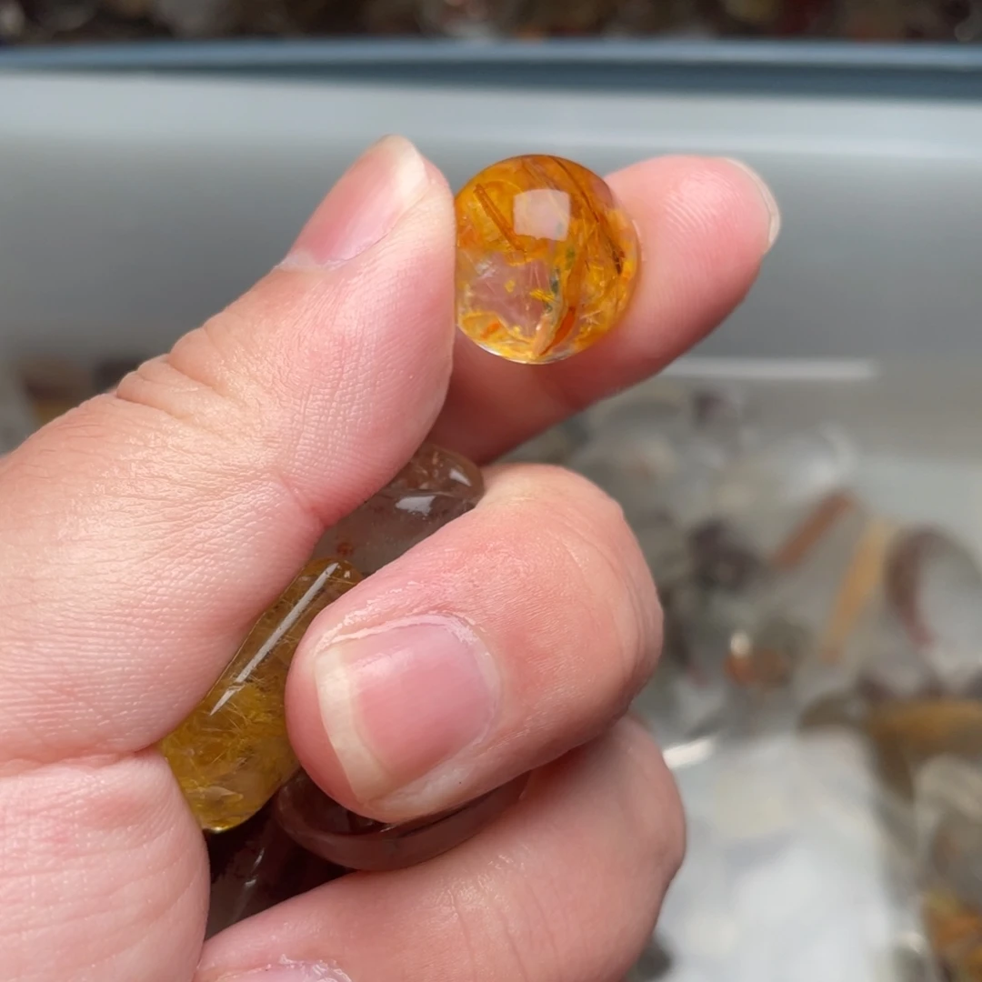 莁***姽未镶嵌水晶吊坠(不含链)
