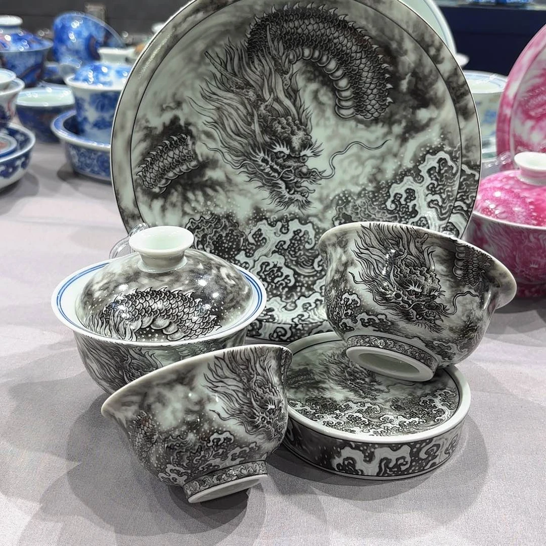 瓷片景德镇瓷器精品陈列