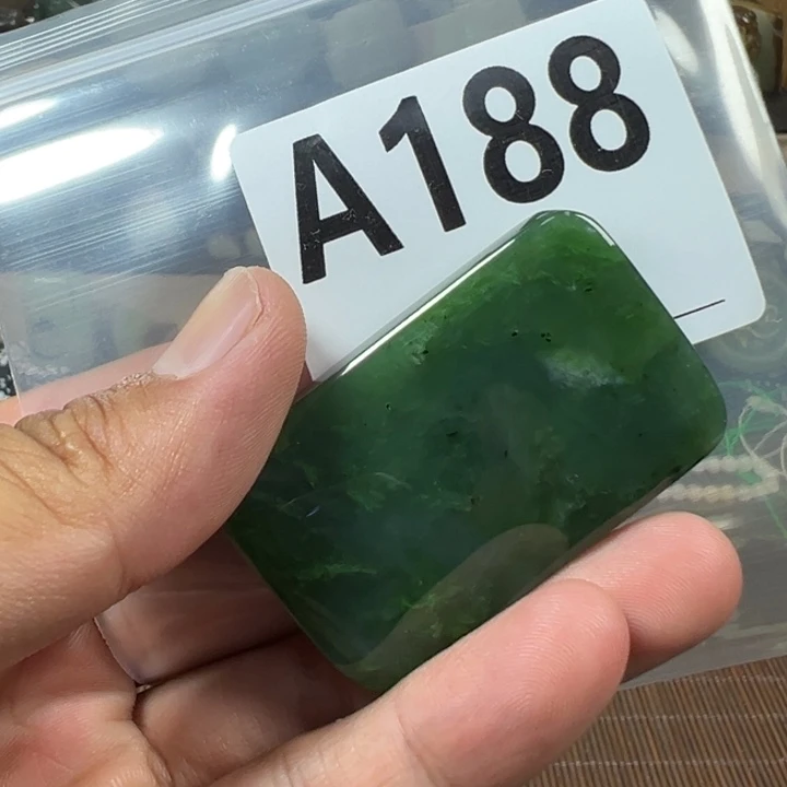 常***漫和田玉未镶嵌颈饰