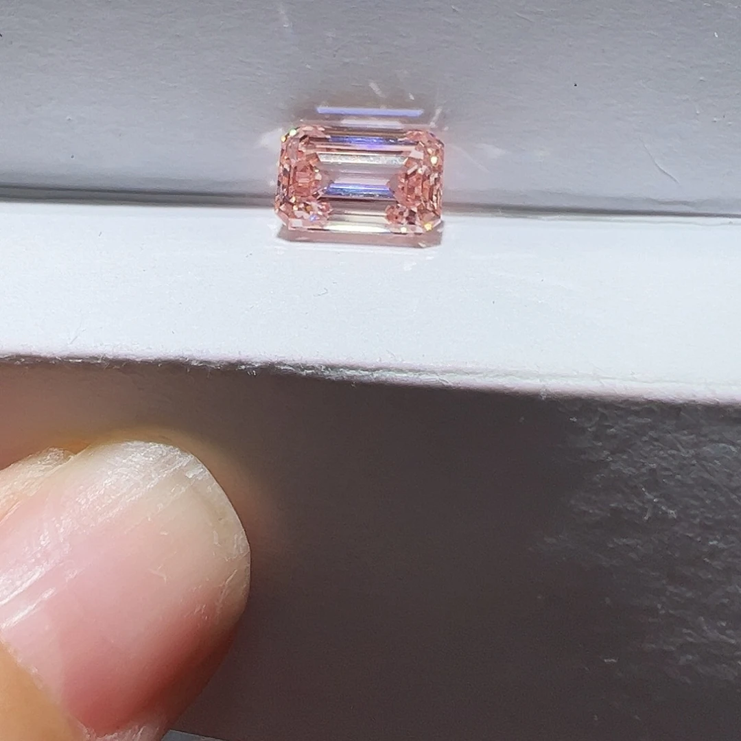 合成钻石裸石3.3ct祖母绿切粉钻培育钻