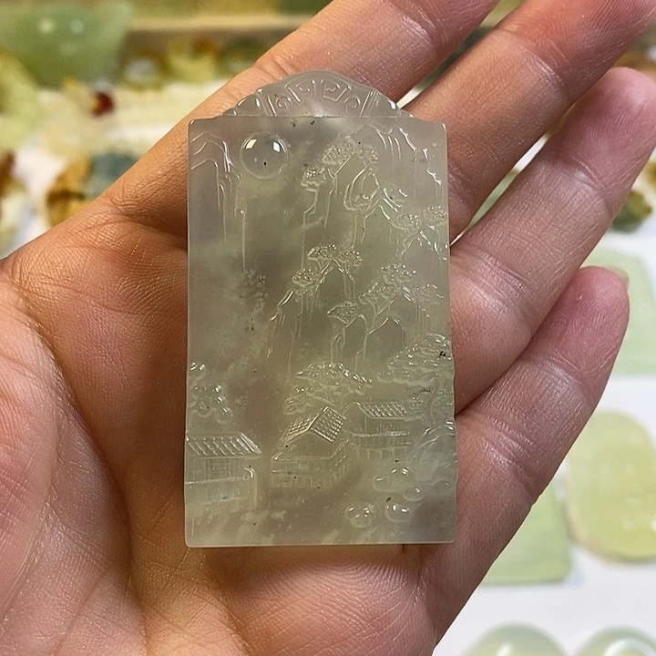 蛇纹石玉未镶嵌颈饰