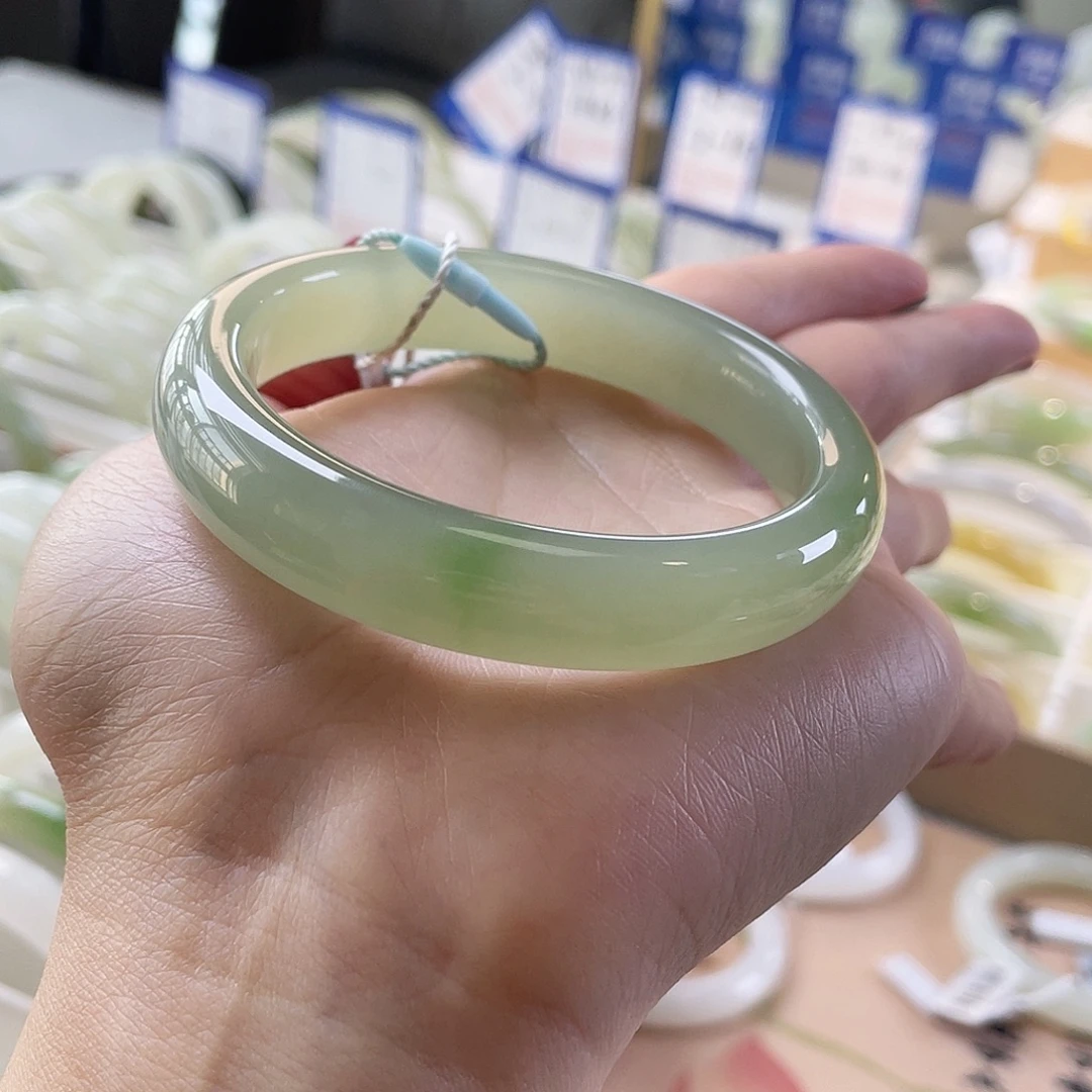 和田玉未镶嵌手镯冰猫两点翠 种老肉细 肉眼不包容 捡漏