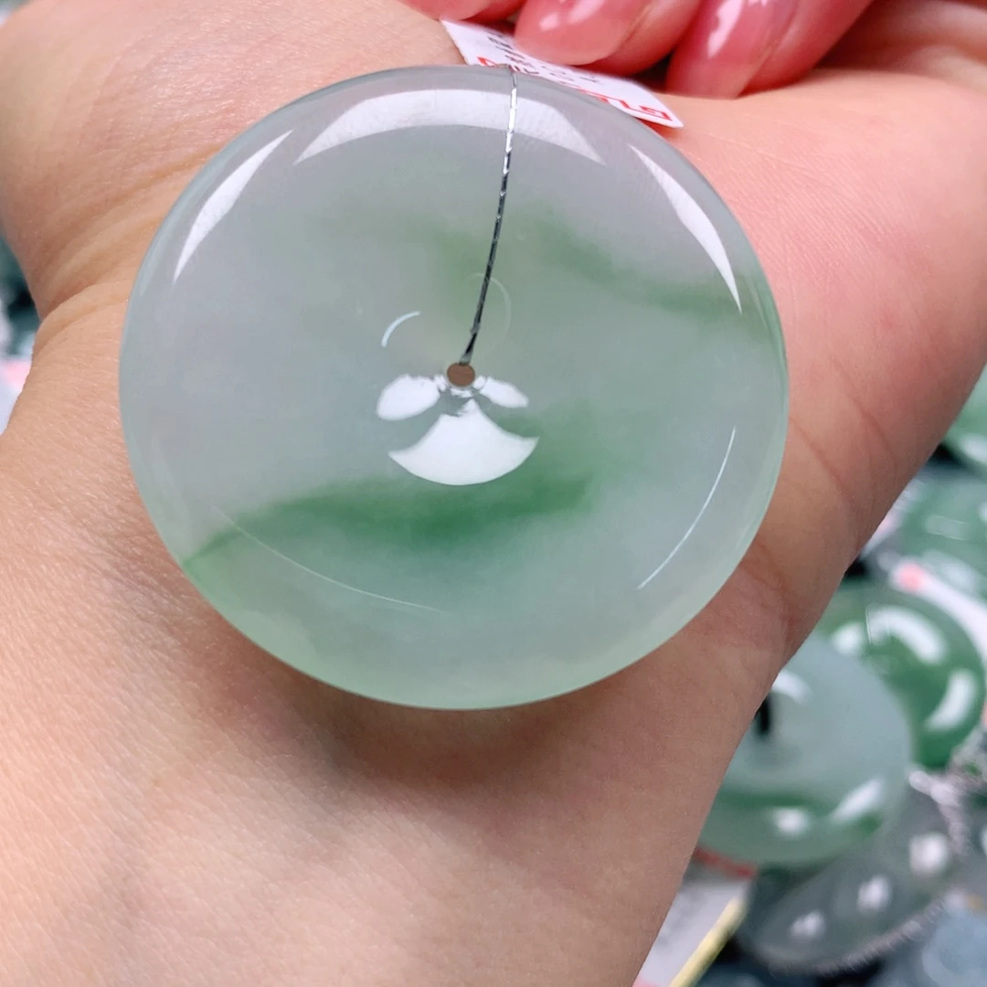 翡翠颈饰未镶嵌高*天然翡翠