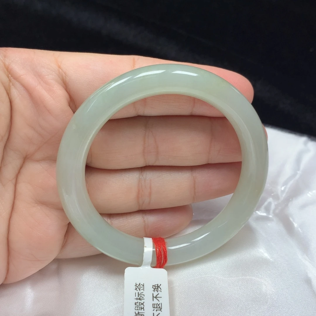 翡翠手镯（圆镯）未镶嵌55
