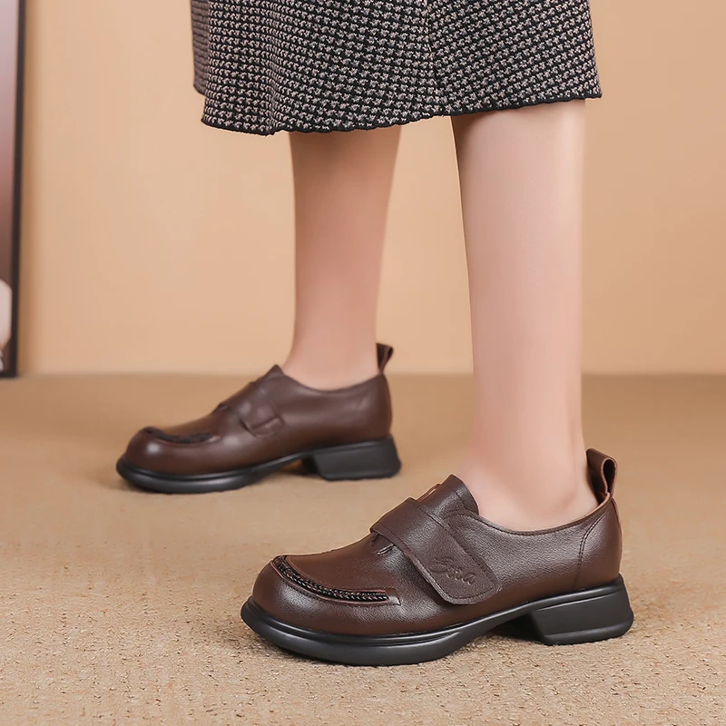 真皮秋季女鞋皮鞋新款魔术软底舒适中老年防滑妈妈平底单鞋奶奶
