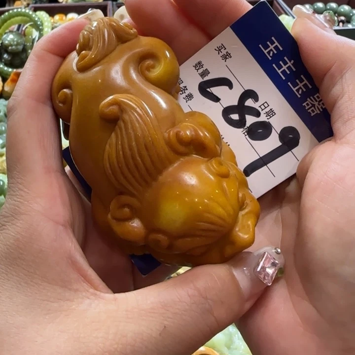 透闪石质玉未镶嵌把件