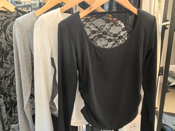 镂空性感风网红蕾丝T恤上衣拼接纯色时尚长袖修身春夏 垫肩打底