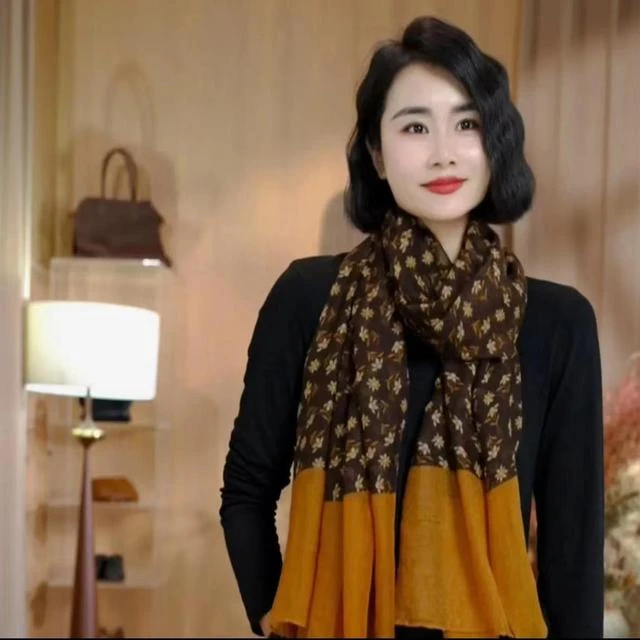 子沫女款围巾时尚百搭印花长款披肩优雅气质休闲秋冬文艺2024新款