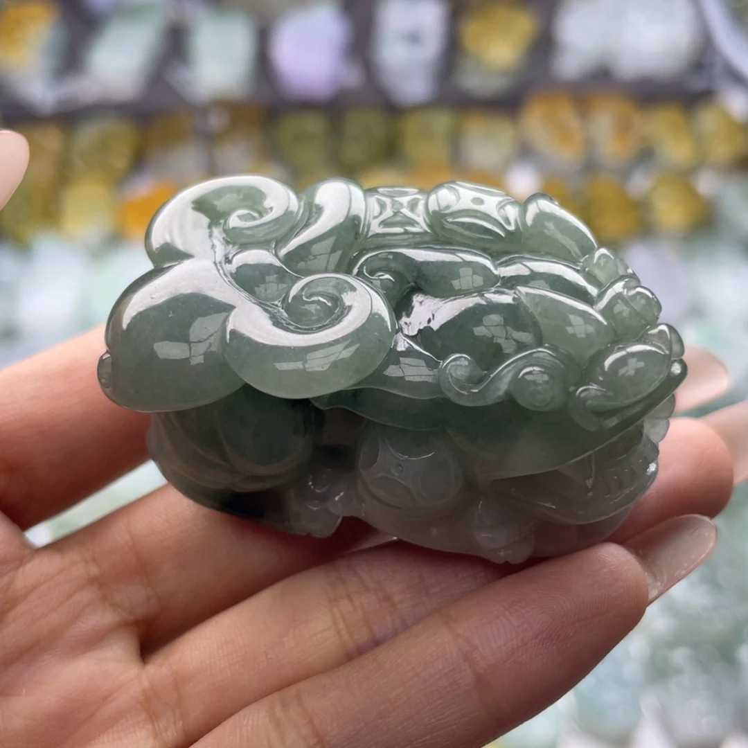 翡翠未镶嵌颈饰貔貅