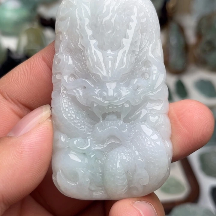 颈饰未镶嵌翡翠龙