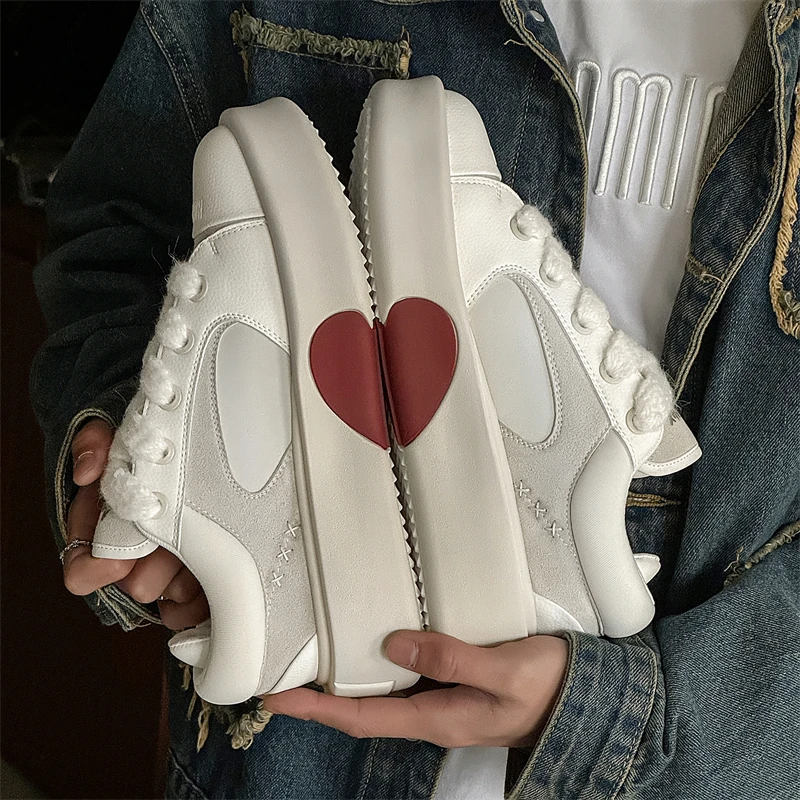 考拉灰小众设计爱心板鞋男女厚底增高休闲小白鞋情侣潮牌面包鞋