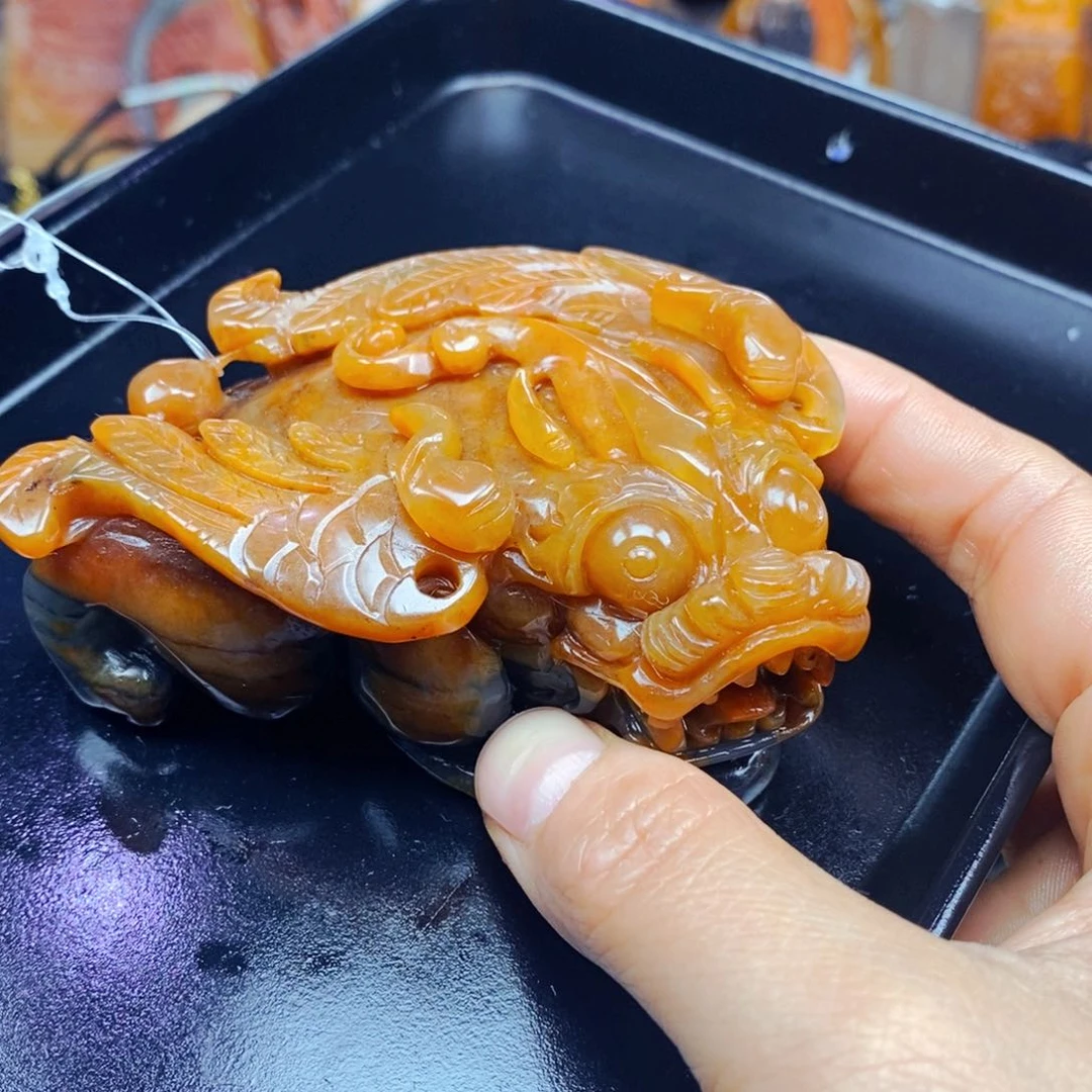 石英质玉（黄龙玉）未镶嵌颈饰