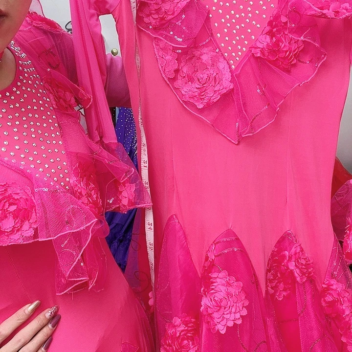 交谊舞和舞蹈表演的