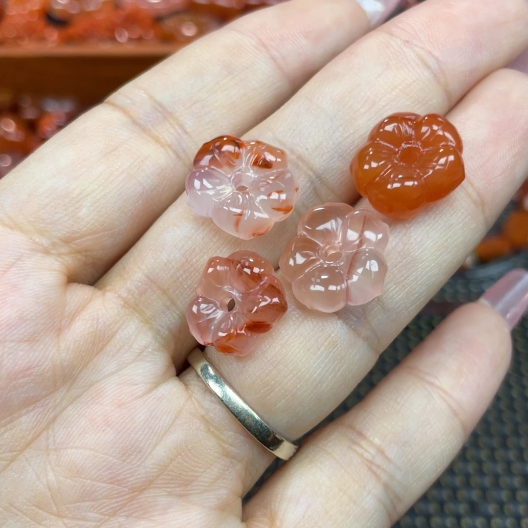 南红玛瑙未镶嵌颈饰有钱花