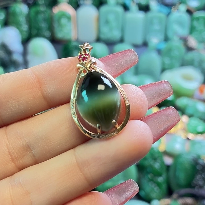 和田玉18K金镶嵌挂件