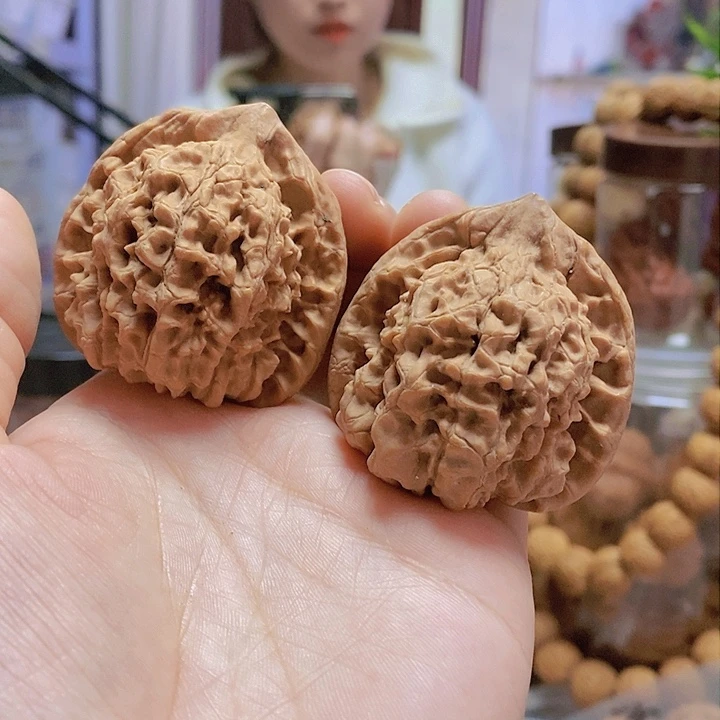 【闪购商品】文玩核桃把件45.5红皮官帽