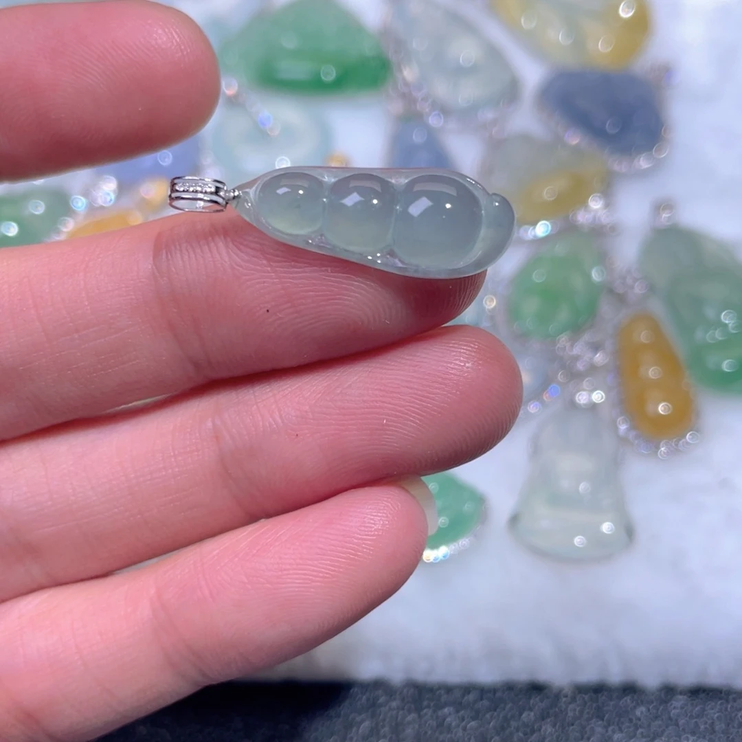 颈饰18K金镶嵌翡翠翡翠