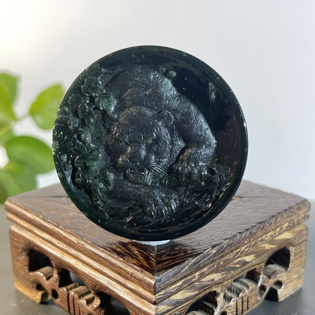 JYB27-174  黑色天然翡翠A货  黑-虎虎生威