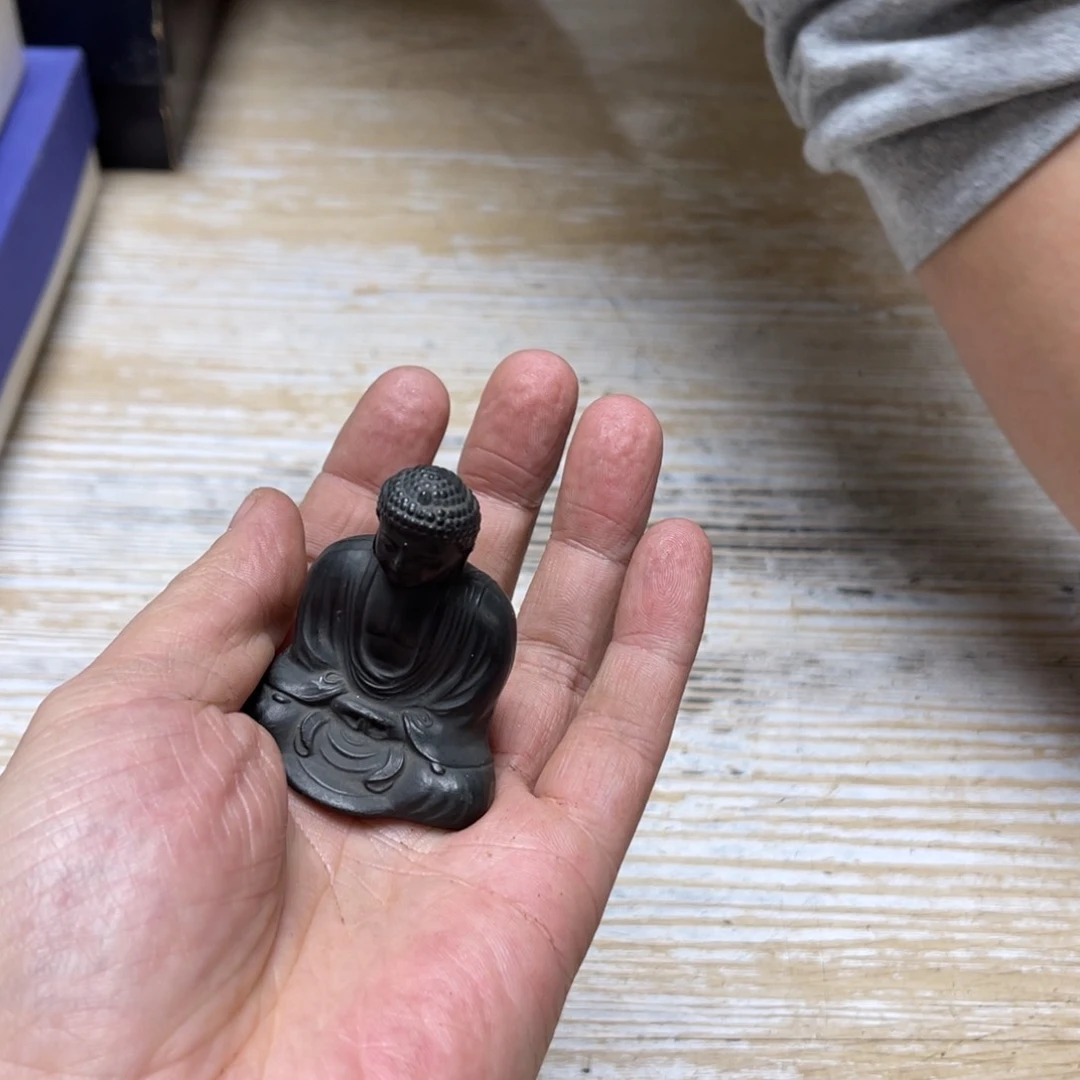 瓷片帅*密密麻麻地排列着一