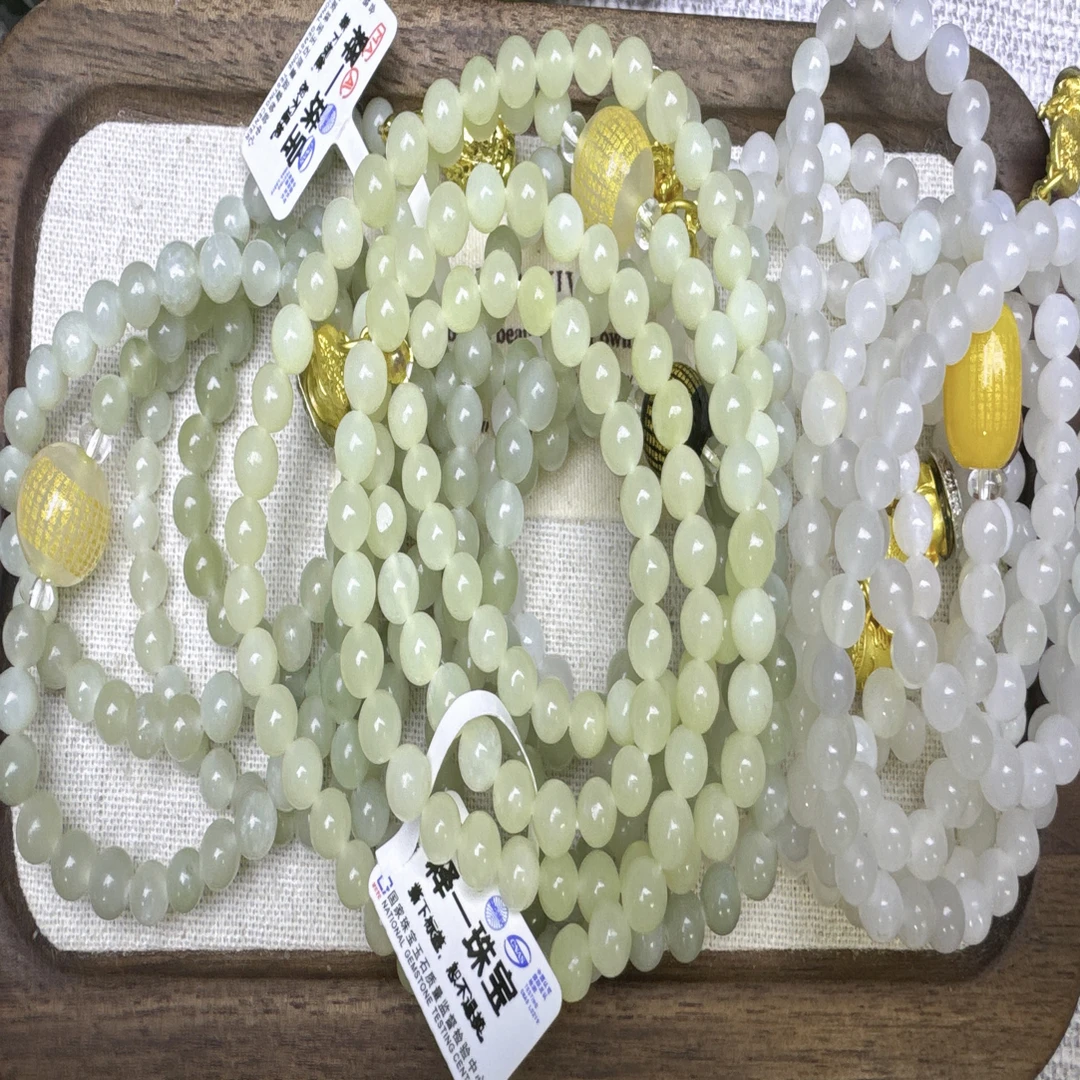 和田玉浅青色浅晴水白玉，多圈手串，项链。多样性发其一。