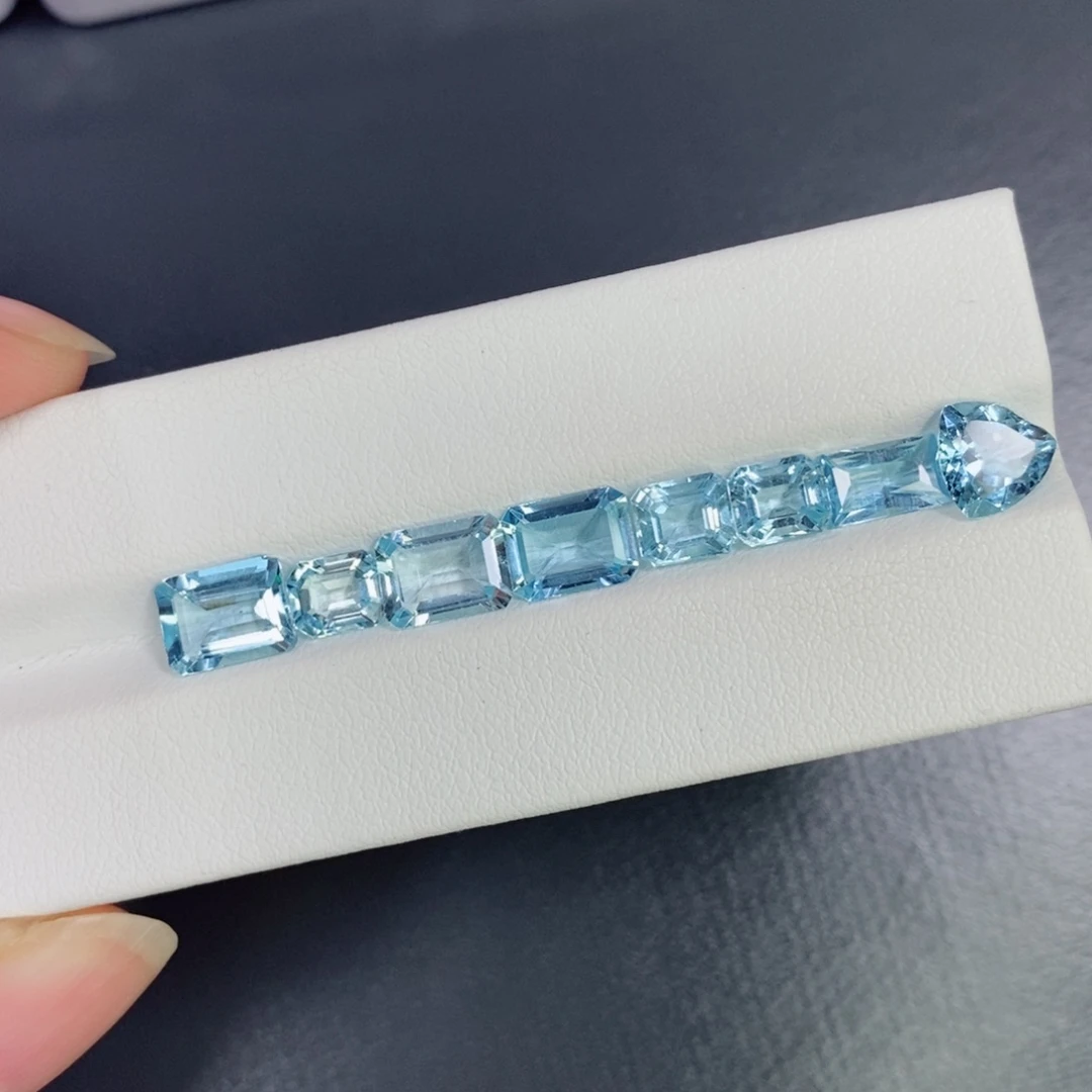 裸石海蓝宝石300一克拉，仅供展示，挑好上定向