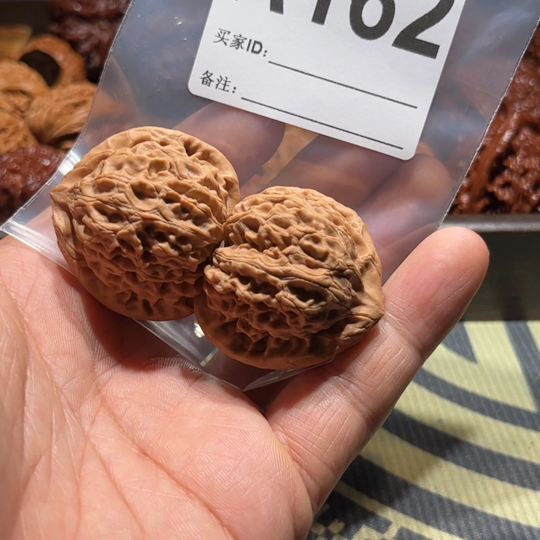 G***s文玩核桃吊坠宫灯